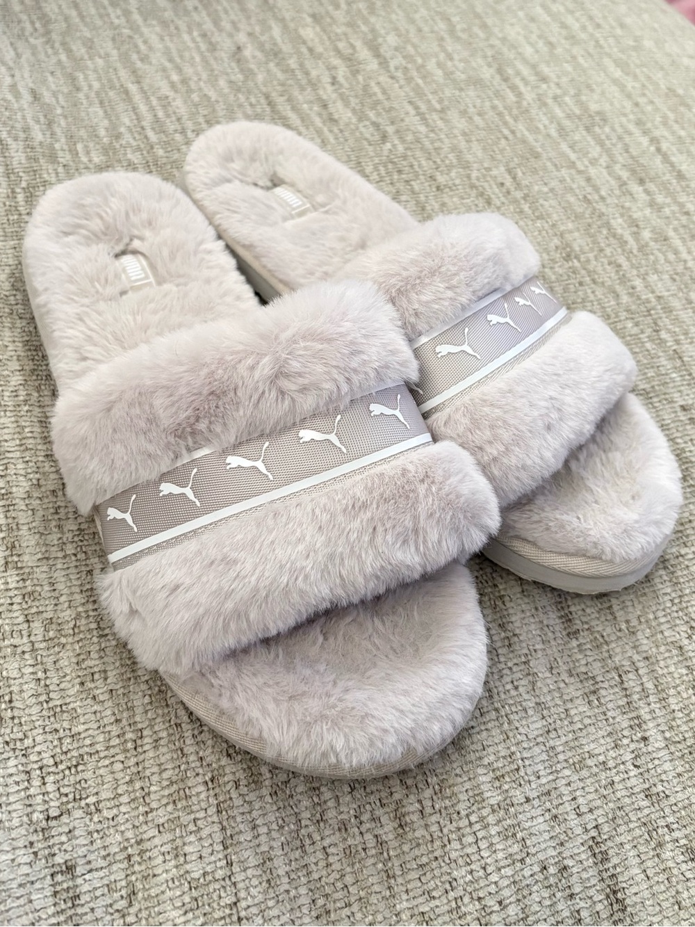 Puma Women's Fuzzy Slide Slippers in Light Gray